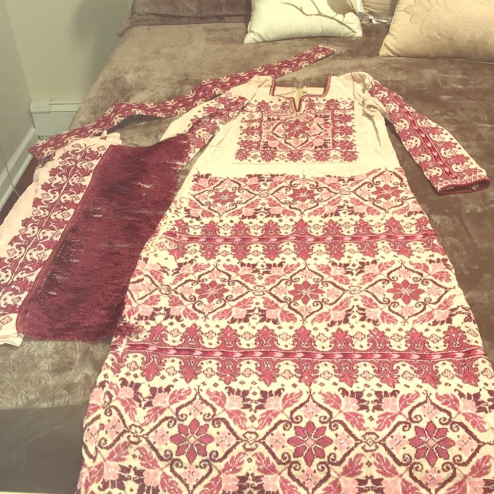 Hand stitched thawb size m/l